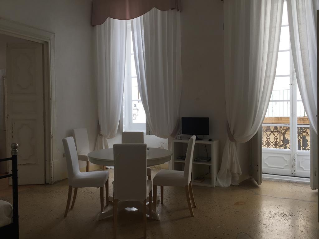 Palazzo Doxi Fontana Dimora Storica Lägenhet Gallipolli Exteriör bild